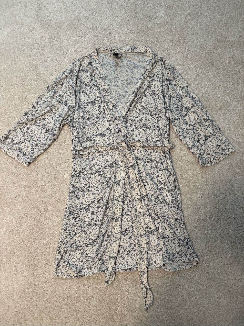 Women’s Robe, Cream and Gray Paisley Print